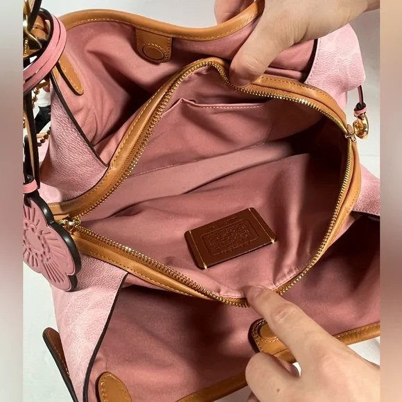 NWT！COACH Erin Shoulder Bag In Signature Canvas With Charms - Picture 8 of 8